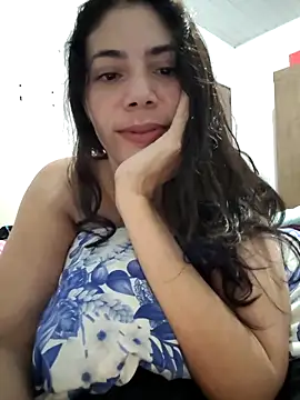 Snapshot of Rainha_Travessa chatting on February 26, 2025, 8:28 am Rainha Travessa online show from February 26, 2025, 8:28 am