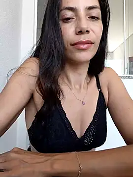 Snapshot of Rainha_Travessa chatting on September 29, 2025, 3:06 pm Rainha Travessa online show from September 29, 2025, 3:06 pm