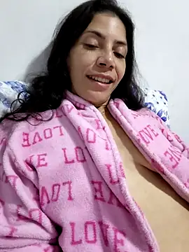 Snapshot of Rainha_Travessa chatting on November 22, 2025, 4:11 am Rainha Travessa online show from November 22, 2025, 4:11 am