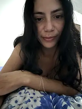 Snapshot of Rainha_Travessa chatting on March 21, 2025, 7:46 pm Rainha Travessa online show from March 21, 2025, 7:46 pm