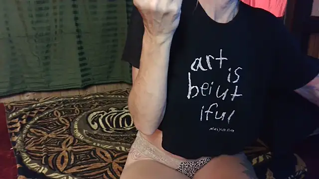 mizziijai online show from January 13, 2026, 6:39 am