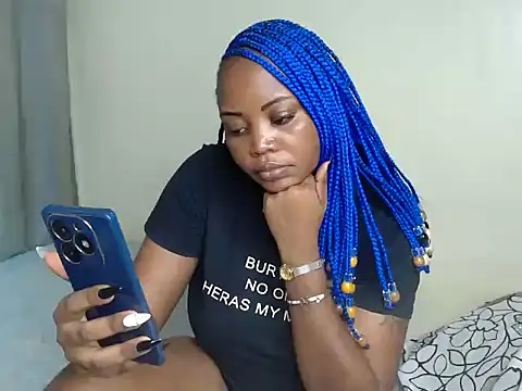 Snapshot of Petit_haris chatting on June 8, 2026, 7:03 pm Petit haris online show from June 8, 2026, 7:03 pm