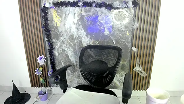 Snapshot of nicol_jone1 chatting on October 24, 2025, 10:20 pm nicol jone1 online show from October 24, 2025, 10:20 pm