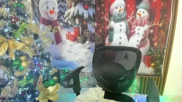 Snapshot of nicol_jone1 chatting on November 25, 2025, 12:11 am nicol jone1 online show from November 25, 2025, 12:11 am