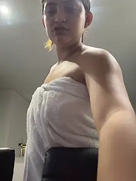 Snapshot of Isa_squirt1 chatting on July 29, 2026, 1:05 am Isa squirt1 online show from July 29, 2026, 1:05 am