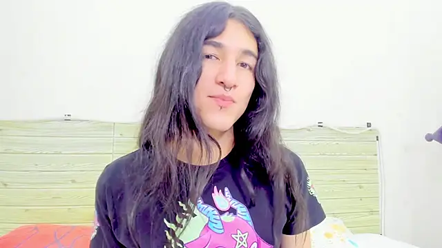 Snapshot of Evil_Queen13 chatting on January 16, 2026, 7:40 pm Evil Queen13 online show from January 16, 2026, 7:40 pm