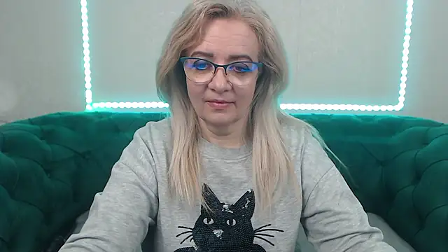 IvanaCharm online show from February 10, 2026, 4:44 am