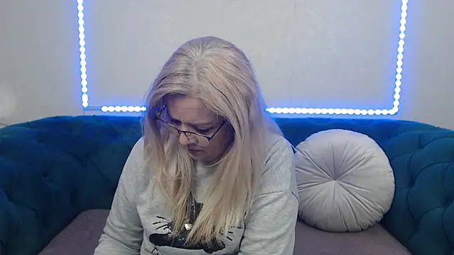 Snapshot of IvanaCharm chatting on April 29, 2026, 3:21 am IvanaCharm online show from April 29, 2026, 3:21 am