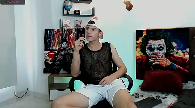 flowers18 online show from March 15, 2025, 9:27 pm