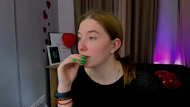 Snapshot of daisy_candy chatting on February 26, 2025, 5:31 pm daisy candy online show from February 26, 2025, 5:31 pm