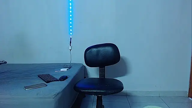 Snapshot of mikecoper_23 chatting on November 11, 2025, 2:34 pm mikecoper 23 online show from November 11, 2025, 2:34 pm