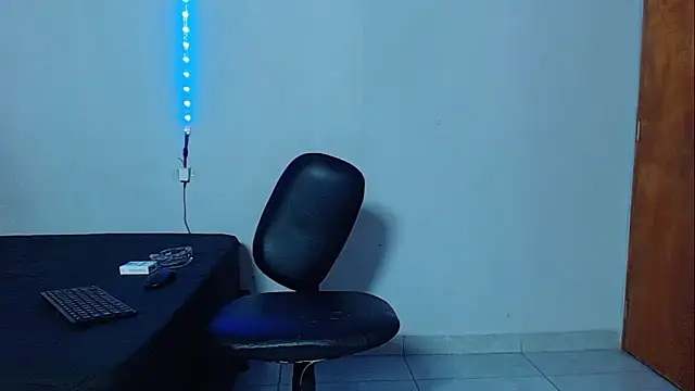 Snapshot of mikecoper_23 chatting on December 5, 2025, 1:16 am mikecoper 23 online show from December 5, 2025, 1:16 am