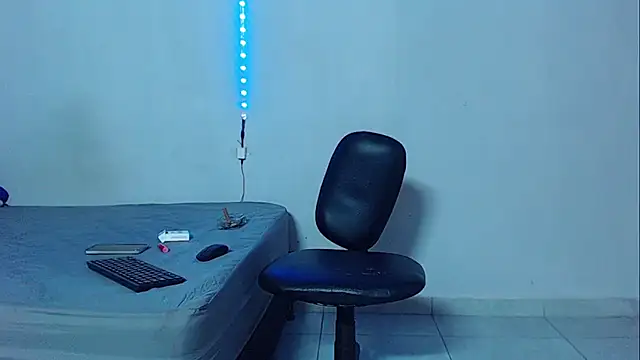 Snapshot of mikecoper_23 chatting on October 30, 2025, 4:15 pm mikecoper 23 online show from October 30, 2025, 4:15 pm