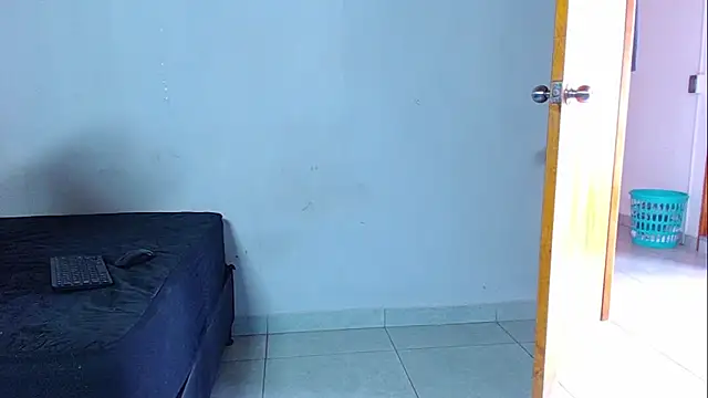 mikecoper 23 online show from February 18, 2026, 2:24 pm