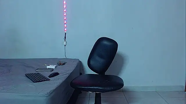 Snapshot of mikecoper_23 chatting on November 26, 2025, 2:17 pm mikecoper 23 online show from November 26, 2025, 2:17 pm