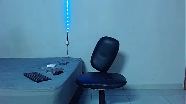 Snapshot of mikecoper_23 chatting on November 27, 2025, 2:23 am mikecoper 23 online show from November 27, 2025, 2:23 am