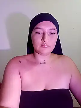 Celeste camila18 online show from October 4, 2025, 8:10 pm