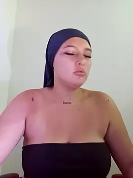 Celeste camila18 online show from September 19, 2025, 12:20 pm