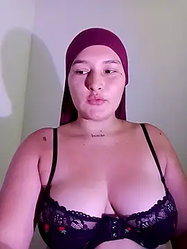 Celeste camila18 online show from September 9, 2025, 2:48 pm