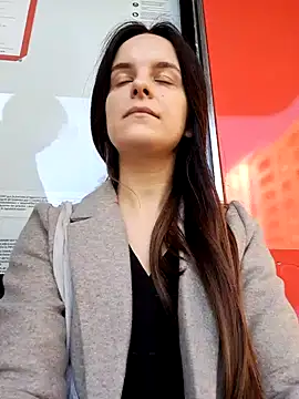 RaonXO online show from December 20, 2024, 11:54 am