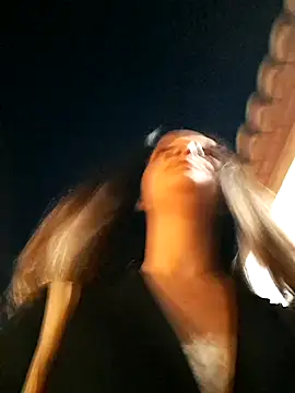 RaonXO online show from December 28, 2024, 5:35 pm