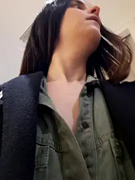 RaonXO online show from February 1, 2025, 6:08 pm