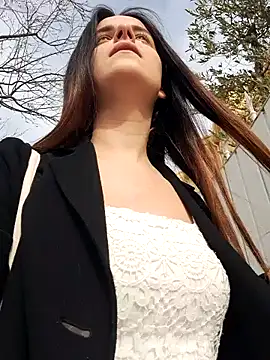 RaonXO online show from January 25, 2025, 12:26 pm