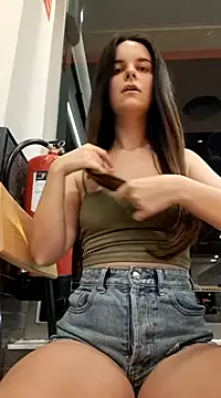 RaonXO online show from January 9, 2025, 6:36 pm