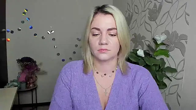 Snapshot of MariaSttone chatting on February 9, 2026, 7:23 pm MariaSttone online show from February 9, 2026, 7:23 pm