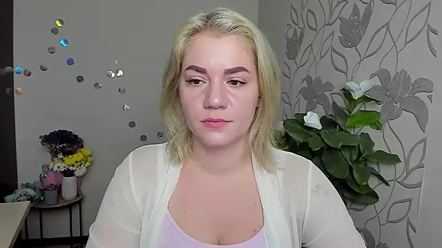 Snapshot of MariaSttone chatting on November 25, 2025, 9:42 am MariaSttone online show from November 25, 2025, 9:42 am