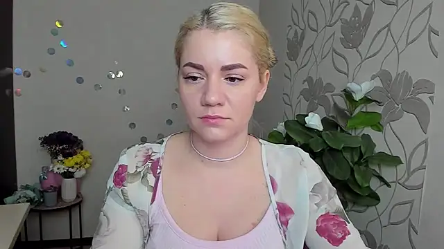 Snapshot of MariaSttone chatting on November 26, 2025, 11:43 am MariaSttone online show from November 26, 2025, 11:43 am