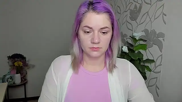 MariaSttone online show from April 12, 2026, 6:22 pm