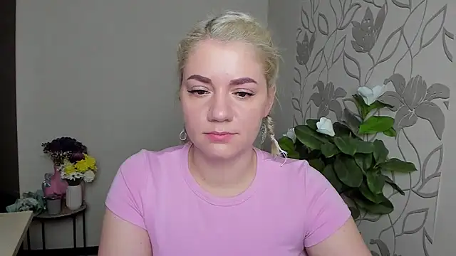 Snapshot of MariaSttone chatting on November 20, 2025, 12:39 pm MariaSttone online show from November 20, 2025, 12:39 pm