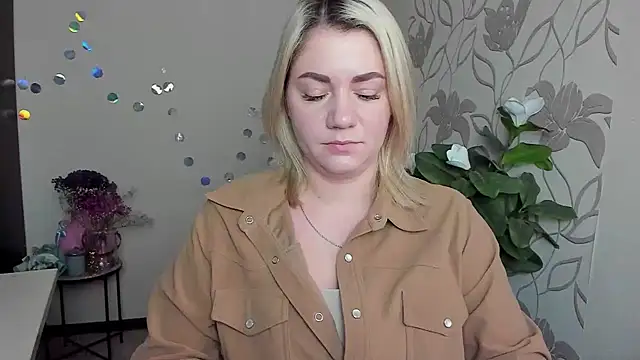 Snapshot of MariaSttone chatting on February 10, 2026, 12:59 pm MariaSttone online show from February 10, 2026, 12:59 pm