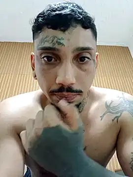 Snapshot of Guihenrick chatting on February 16, 2026, 10:51 pm Guihenrick online show from February 16, 2026, 10:51 pm