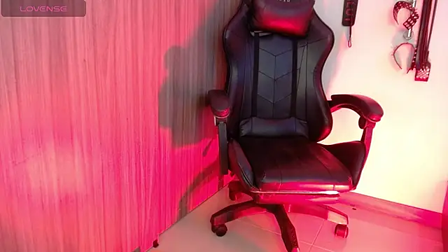 Alisson Beckett online show from January 20, 2025, 6:53 pm