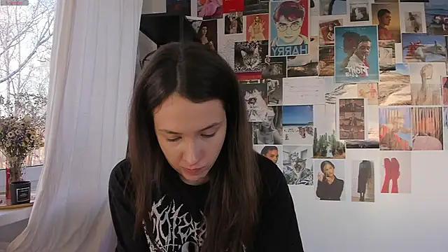 Snapshot of MonicaRocket chatting on December 20, 2024, 11:10 am MonicaRocket online show from December 20, 2024, 11:10 am