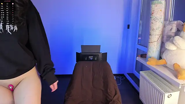 Snapshot of MonicaRocket chatting on December 17, 2025, 10:53 am MonicaRocket online show from December 17, 2025, 10:53 am