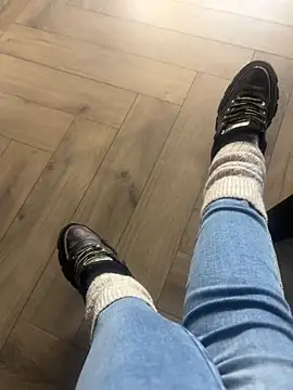 FeetVibe online show from October 15, 2025, 6:44 am