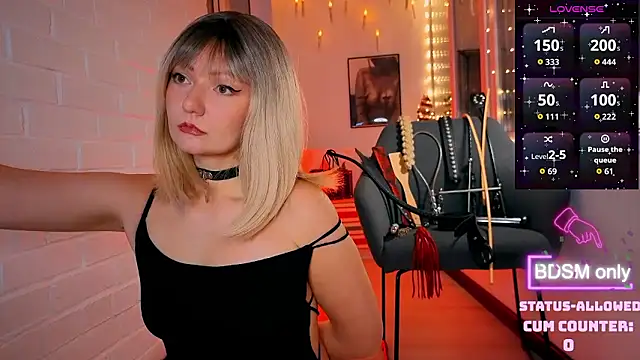 Snapshot of Sandralawrence chatting on January 10, 2026, 10:05 pm Sandralawrence online show from January 10, 2026, 10:05 pm