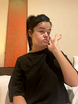 Snapshot of English-Chloe96 chatting on November 15, 2025, 4:49 am English-Chloe96 online show from November 15, 2025, 4:49 am