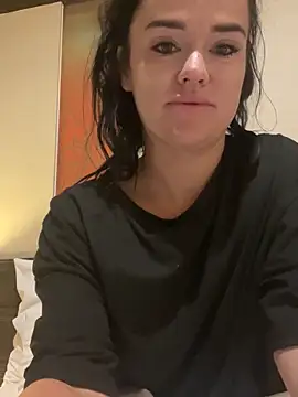 Snapshot of English-Chloe96 chatting on November 6, 2025, 5:44 am English-Chloe96 online show from November 6, 2025, 5:44 am