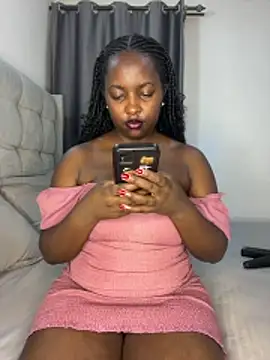 Snapshot of prettiepearl chatting on July 12, 2026, 8:09 pm prettiepearl online show from July 12, 2026, 8:09 pm