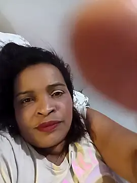 Snapshot of _violetta_- chatting on April 3, 2026, 2:18 am violetta - online show from April 3, 2026, 2:18 am
