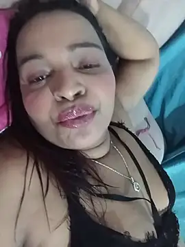 Snapshot of _violetta_- chatting on May 13, 2026, 10:28 pm violetta - online show from May 13, 2026, 10:28 pm