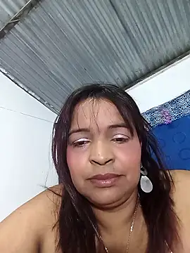 Snapshot of _violetta_- chatting on January 11, 2026, 12:01 pm violetta - online show from January 11, 2026, 12:01 pm