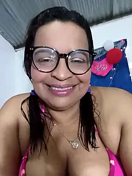 Snapshot of _violetta_- chatting on February 14, 2026, 12:00 am violetta - online show from February 14, 2026, 12:00 am