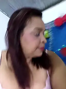 Snapshot of _violetta_- chatting on February 9, 2026, 10:19 pm violetta - online show from February 9, 2026, 10:19 pm