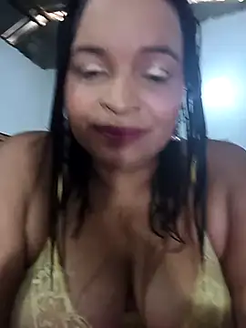 Snapshot of _violetta_- chatting on April 17, 2026, 3:37 pm violetta - online show from April 17, 2026, 3:37 pm