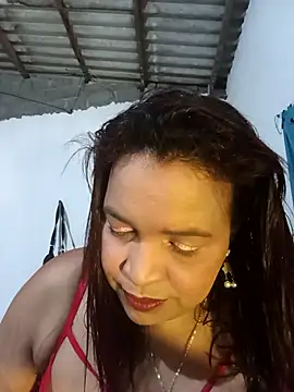 Snapshot of _violetta_- chatting on April 8, 2026, 12:23 am violetta - online show from April 8, 2026, 12:23 am